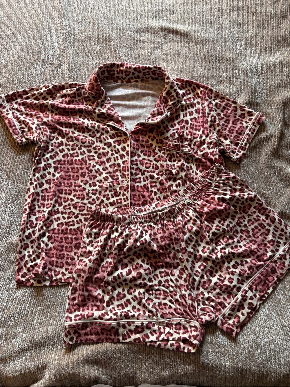 Studio Badlgey Mischka Pink Leopard Cheetah Pajama short set